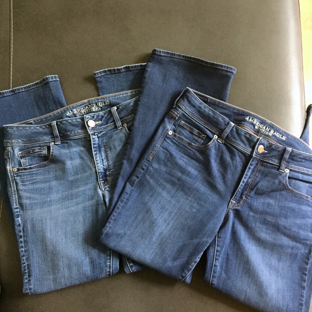 2 American Eagle Super Stretch Jeans